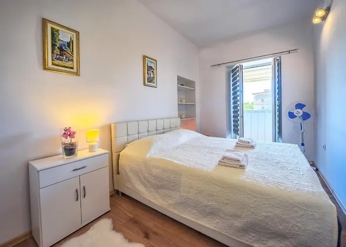 Hanna Apartman *